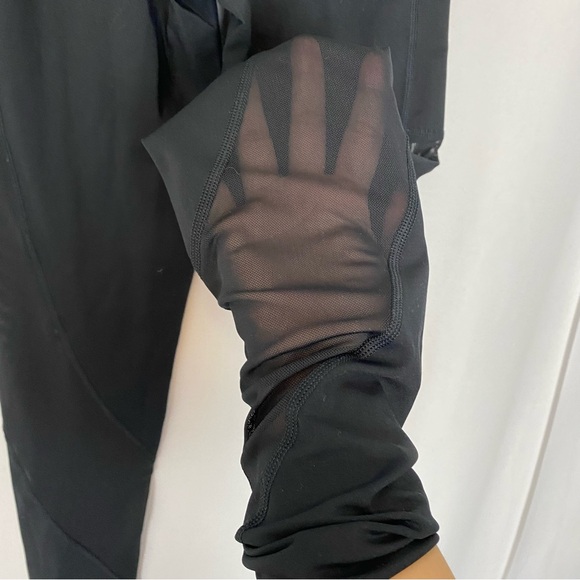 OFFLINE By Aerie Goals High Waisted Pocket 7/8 Legging in Black Size S - Picture 7 of 12